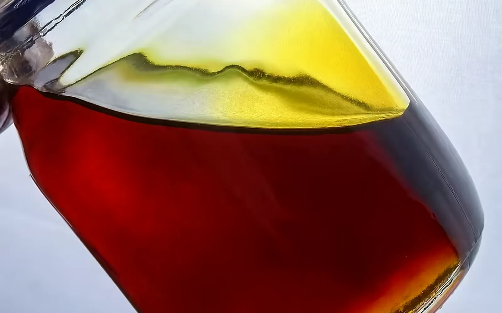 Agarwood essential oil wholesale — oud oil in amber glass